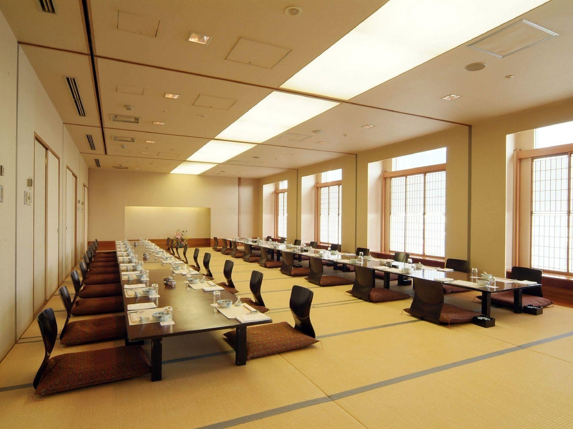 Hotel Crown Palais Kitakyushu Exterior foto